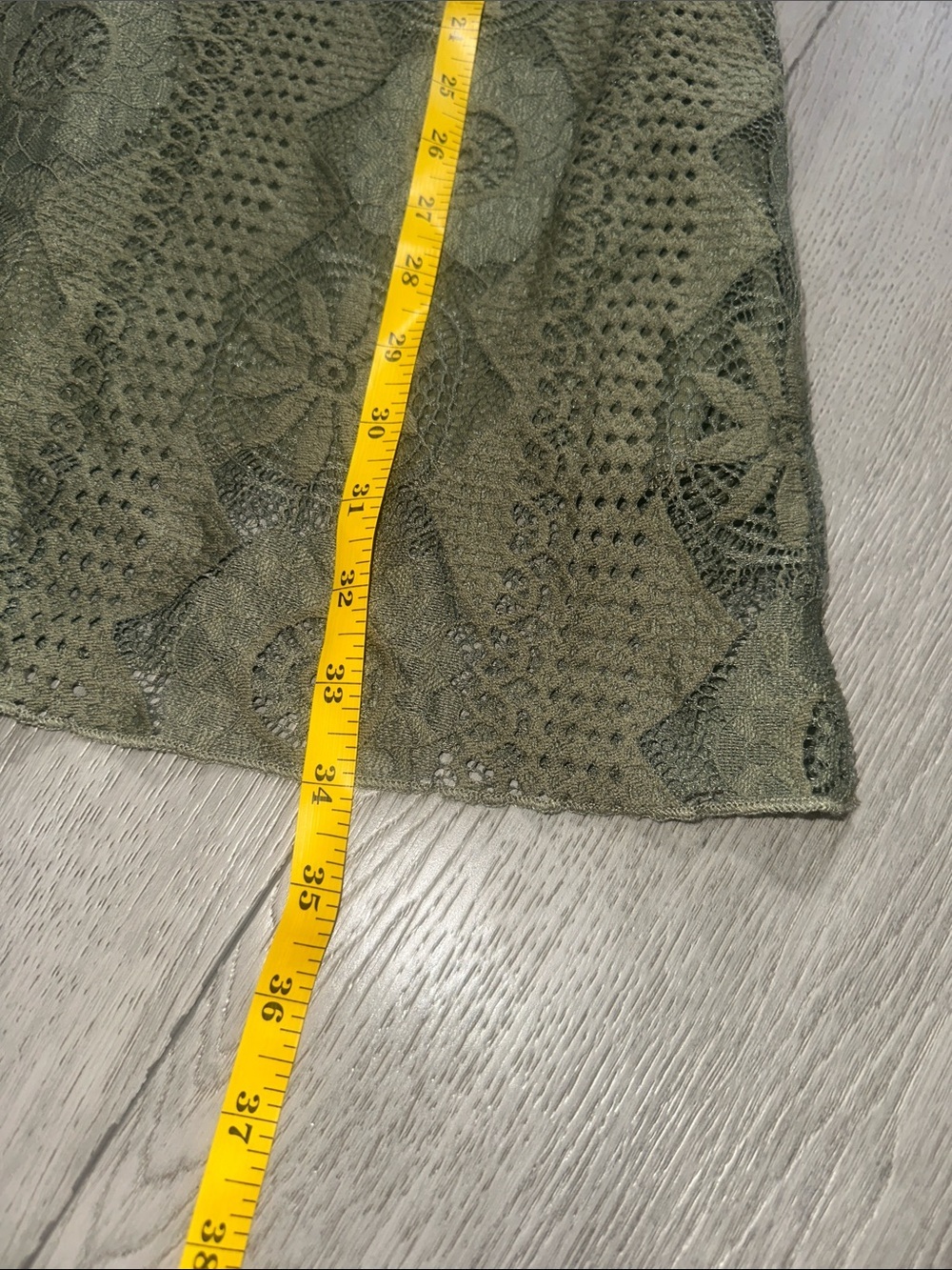 Miami Olive Green Lace Dress with Keyhole Back and flutter sleeves size medium - Picture 9 of 9